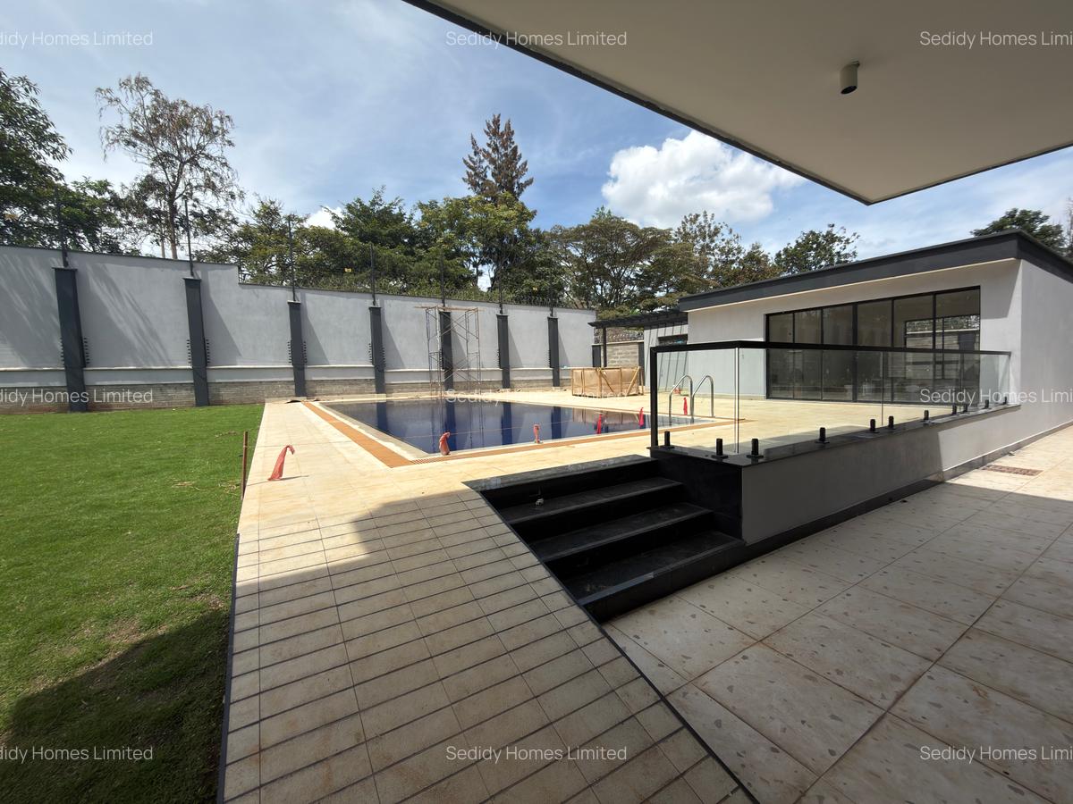 5 Bed Villa with En Suite in Nyari - 13