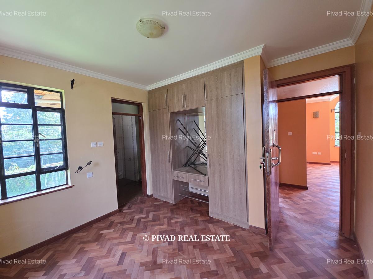 5 Bed House with En Suite in Runda - 8