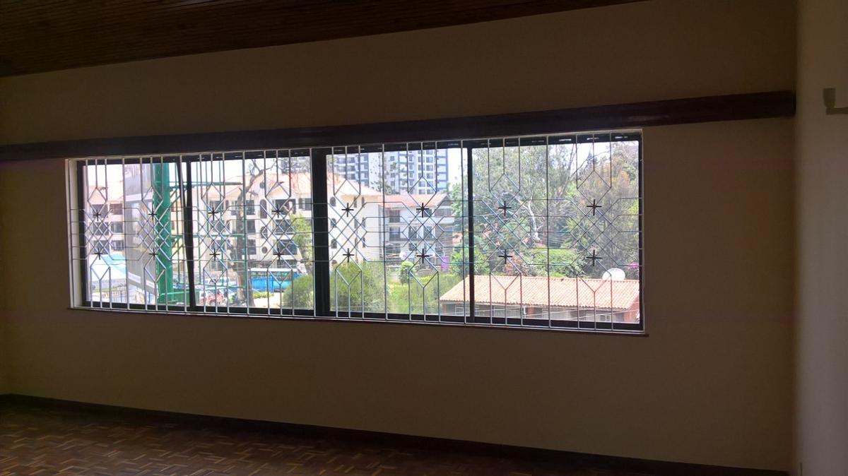 3 Bed Apartment with Parking in Hurlingham - 5