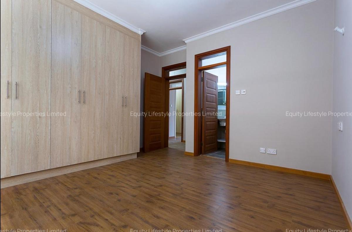 Serviced 3 Bed Apartment with En Suite in Riverside - 8