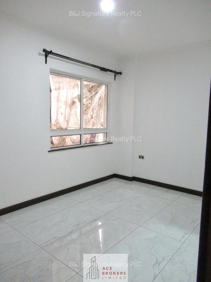 2 Bed Apartment with En Suite in Brookside - 6