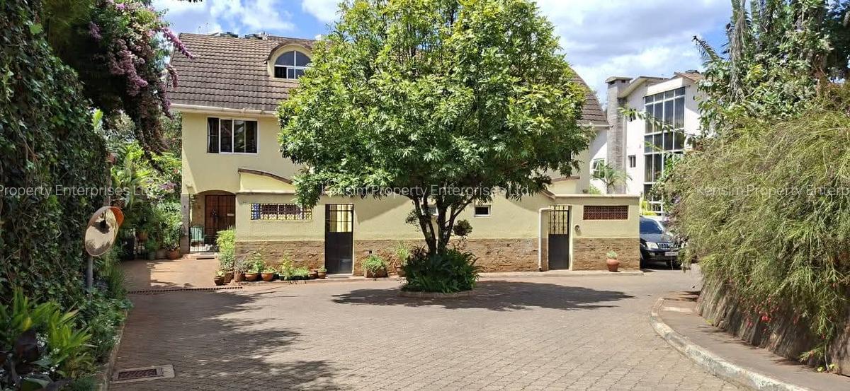 5 Bed Townhouse with En Suite in Spring Valley - 2