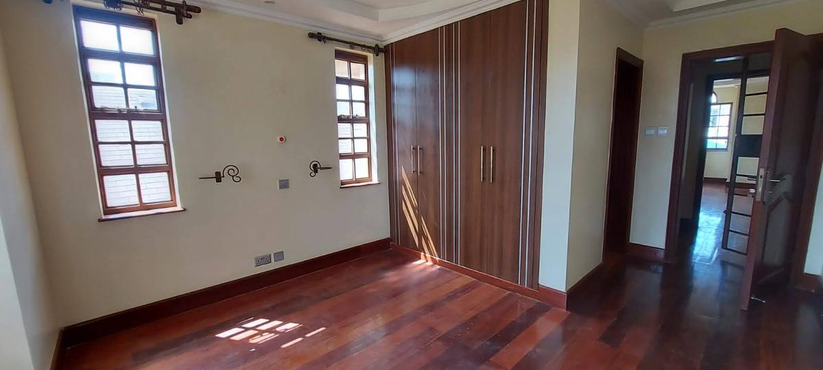 4 Bed House with En Suite in Runda - 13