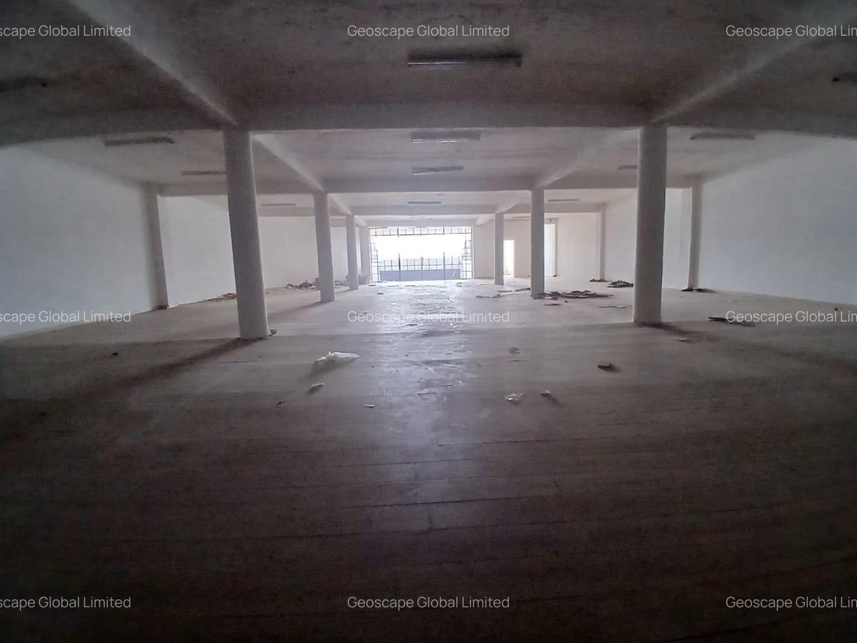 8,500 ft² Warehouse with Parking in Mlolongo - 2