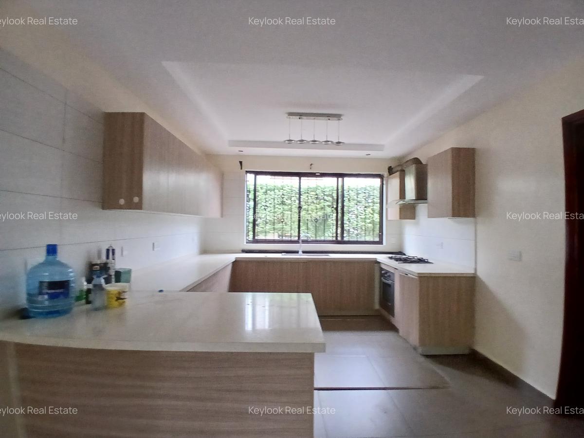 4 Bed Townhouse with En Suite at Lavington Green - 11