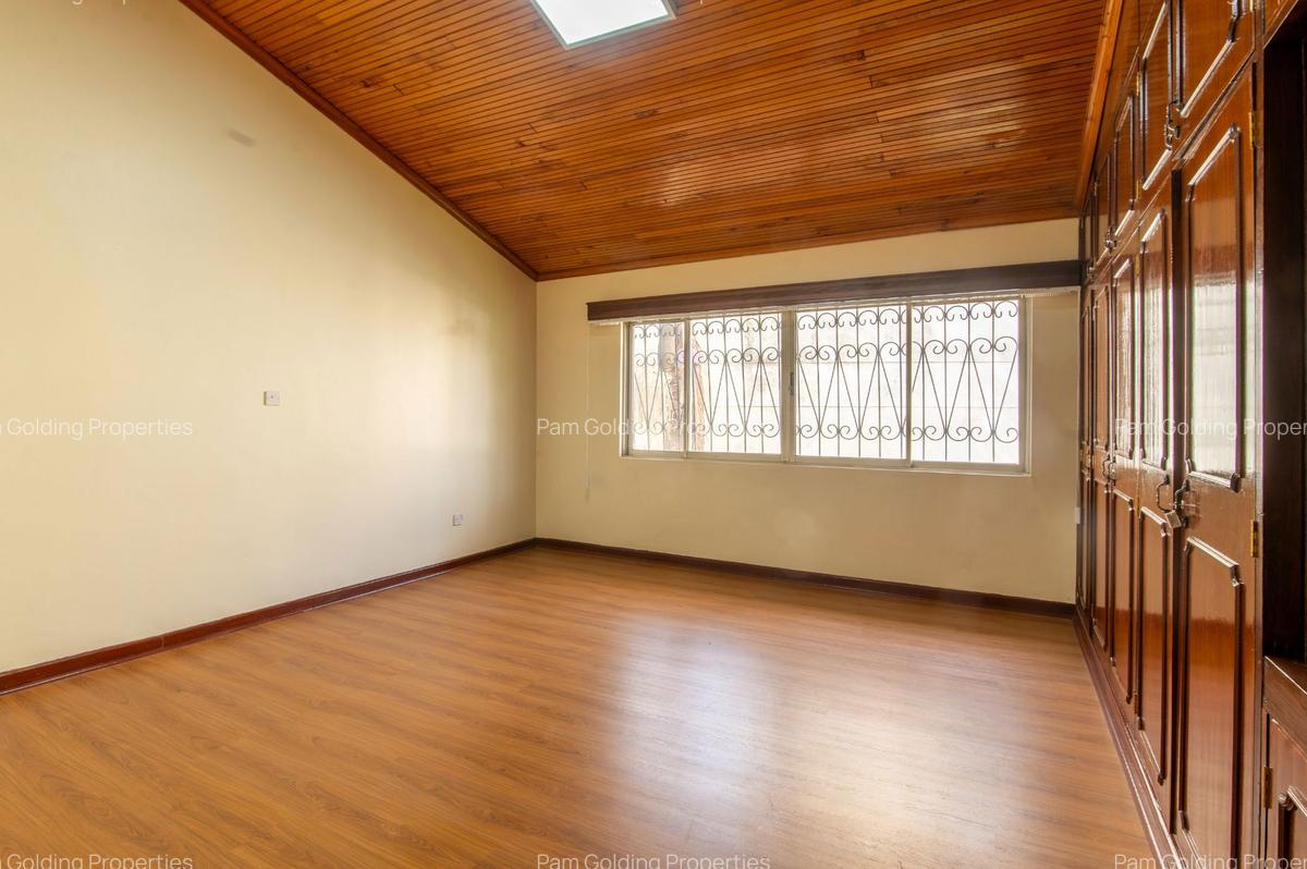 5 Bed Townhouse with En Suite at Ring Road - 17