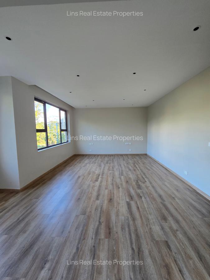 5 Bed Townhouse with En Suite in Lavington - 20