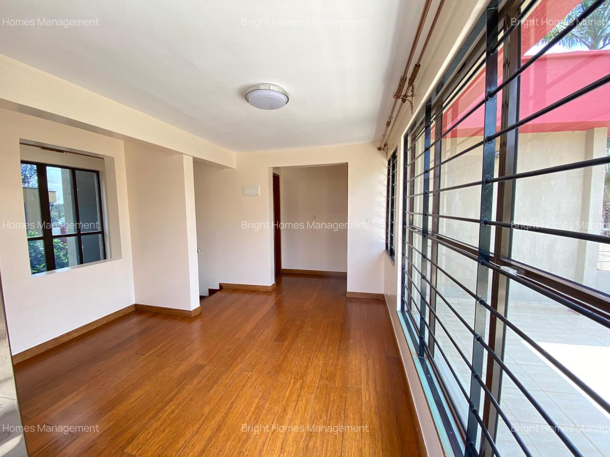 5 Bed Townhouse with En Suite in Lavington - 15