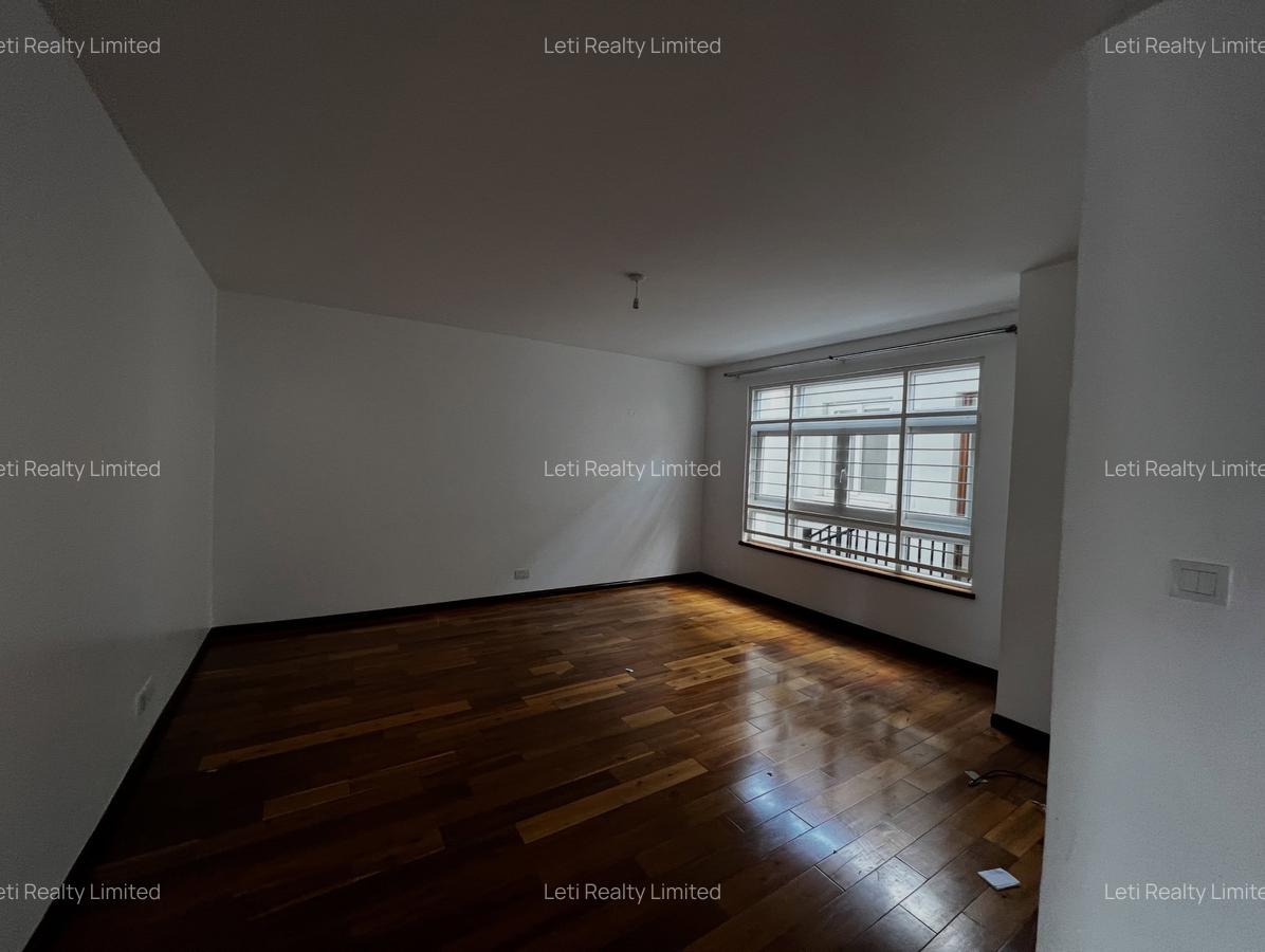 5 Bed Townhouse with En Suite in Lavington - 11