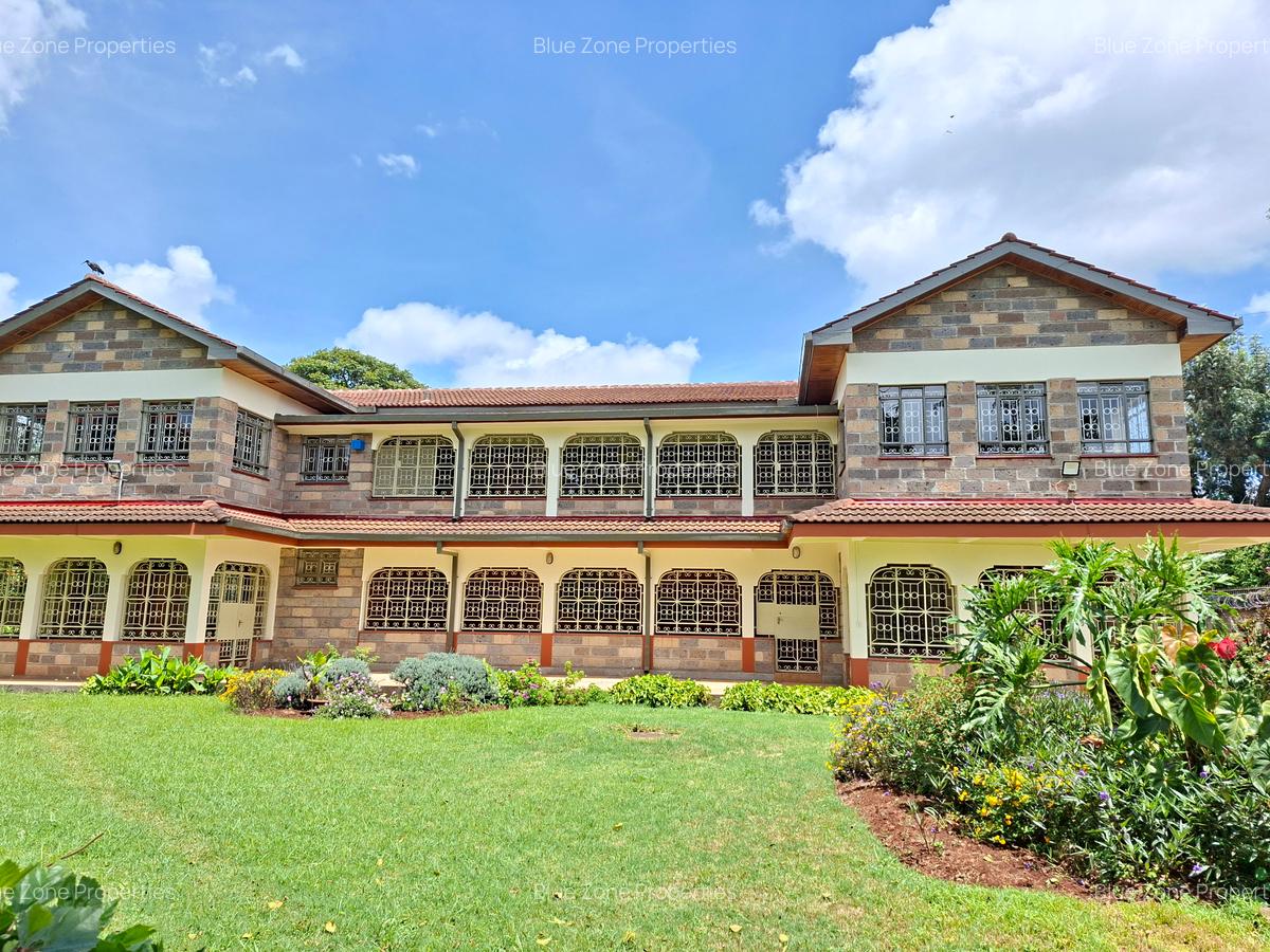 6 Bed House with En Suite at Off Redhill Dr - 2