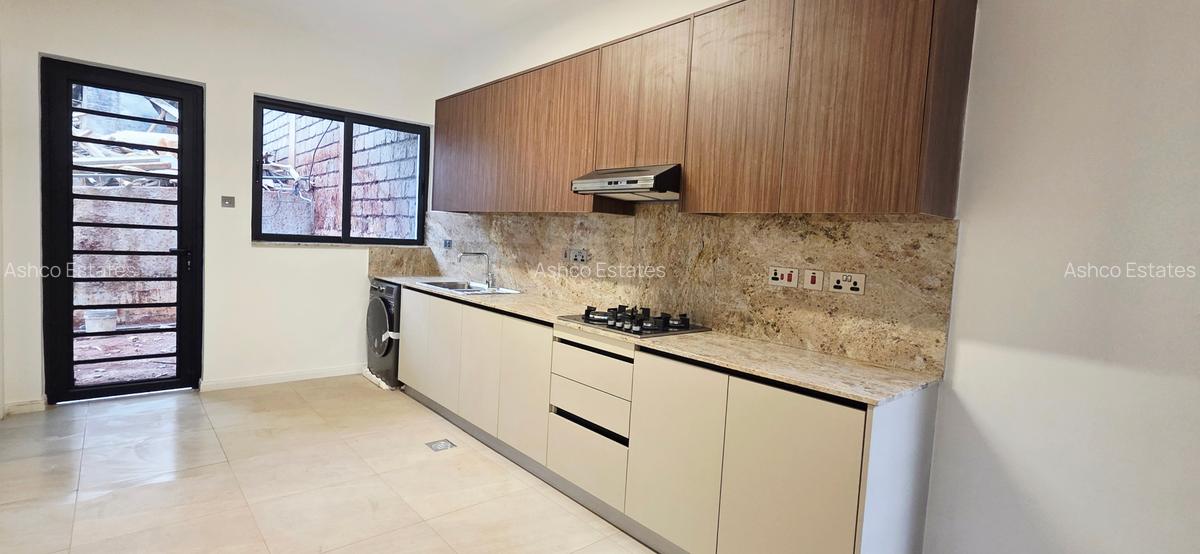 6 Bed Villa with En Suite in Lavington - 8