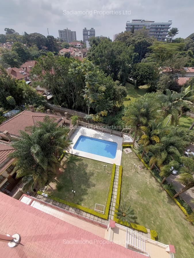 Furnished 3 Bed Apartment with En Suite in Brookside - 16