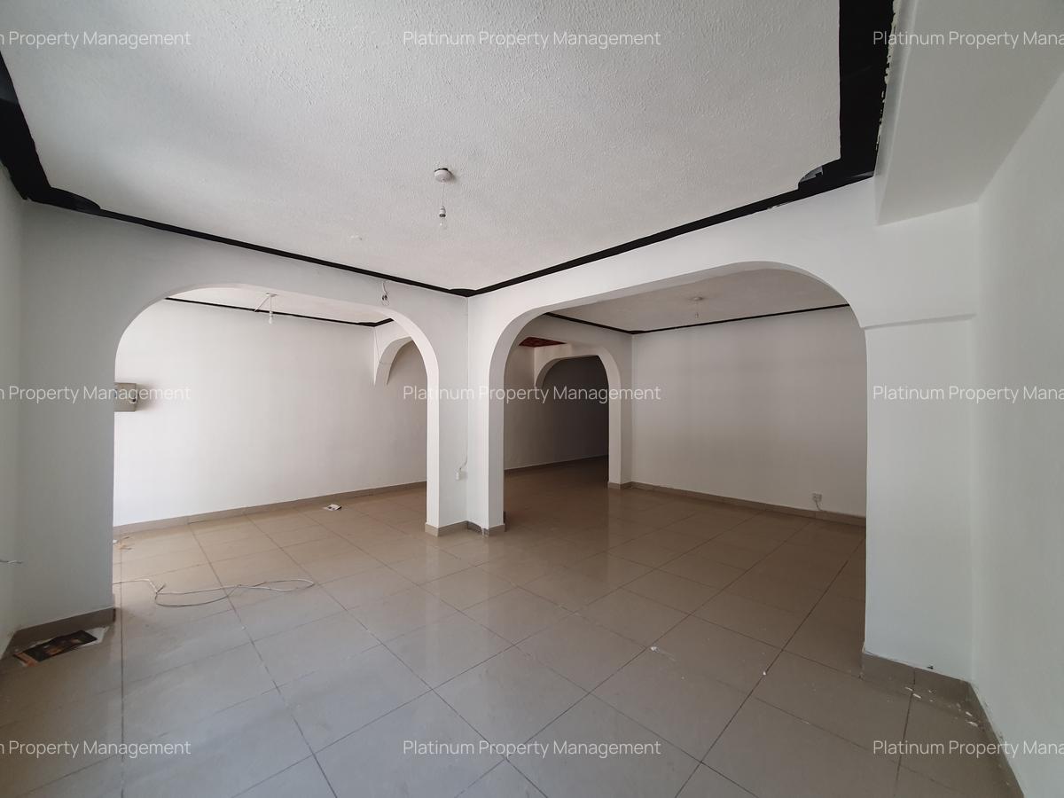 4 Bed House with En Suite at 2Nd Parklands Avenue - 4