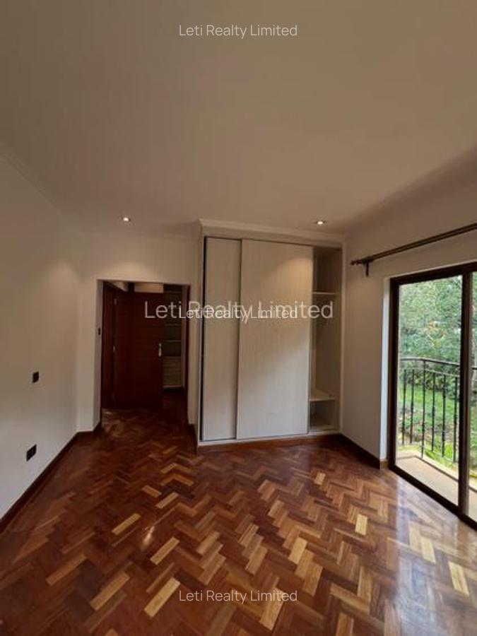 5 Bed Townhouse with En Suite in Lavington - 6