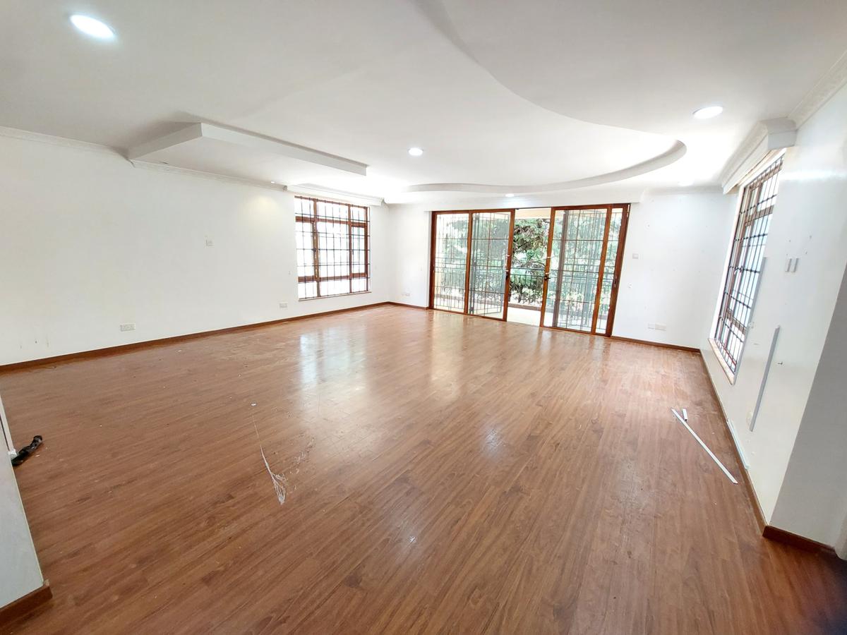 4 Bed House with En Suite in Runda - 8