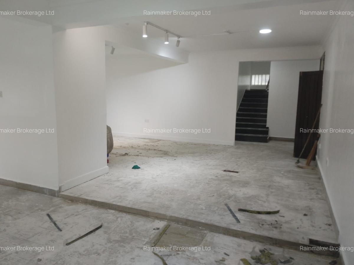 5 Bed House with En Suite in Nyari - 9