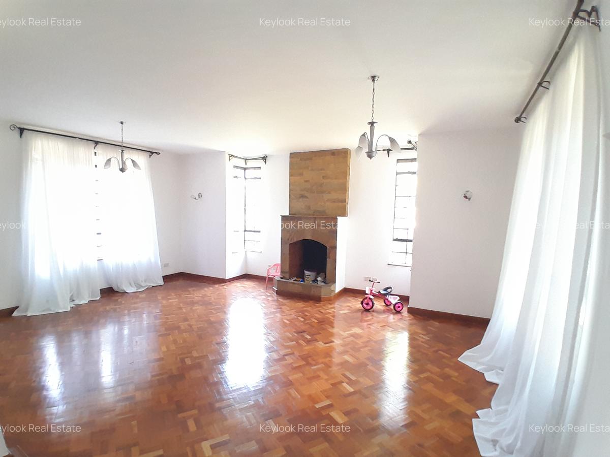 4 Bed Townhouse with En Suite at Lavington - 11