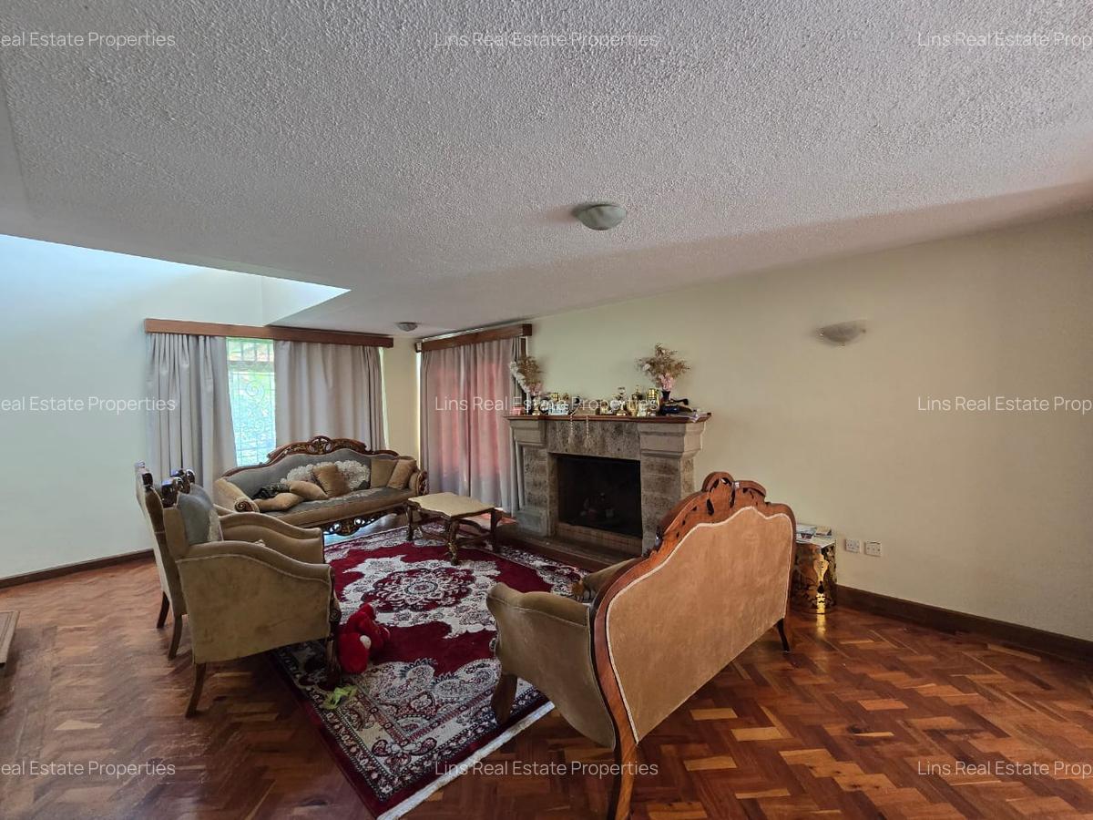 4 Bed Townhouse with En Suite in Spring Valley - 18