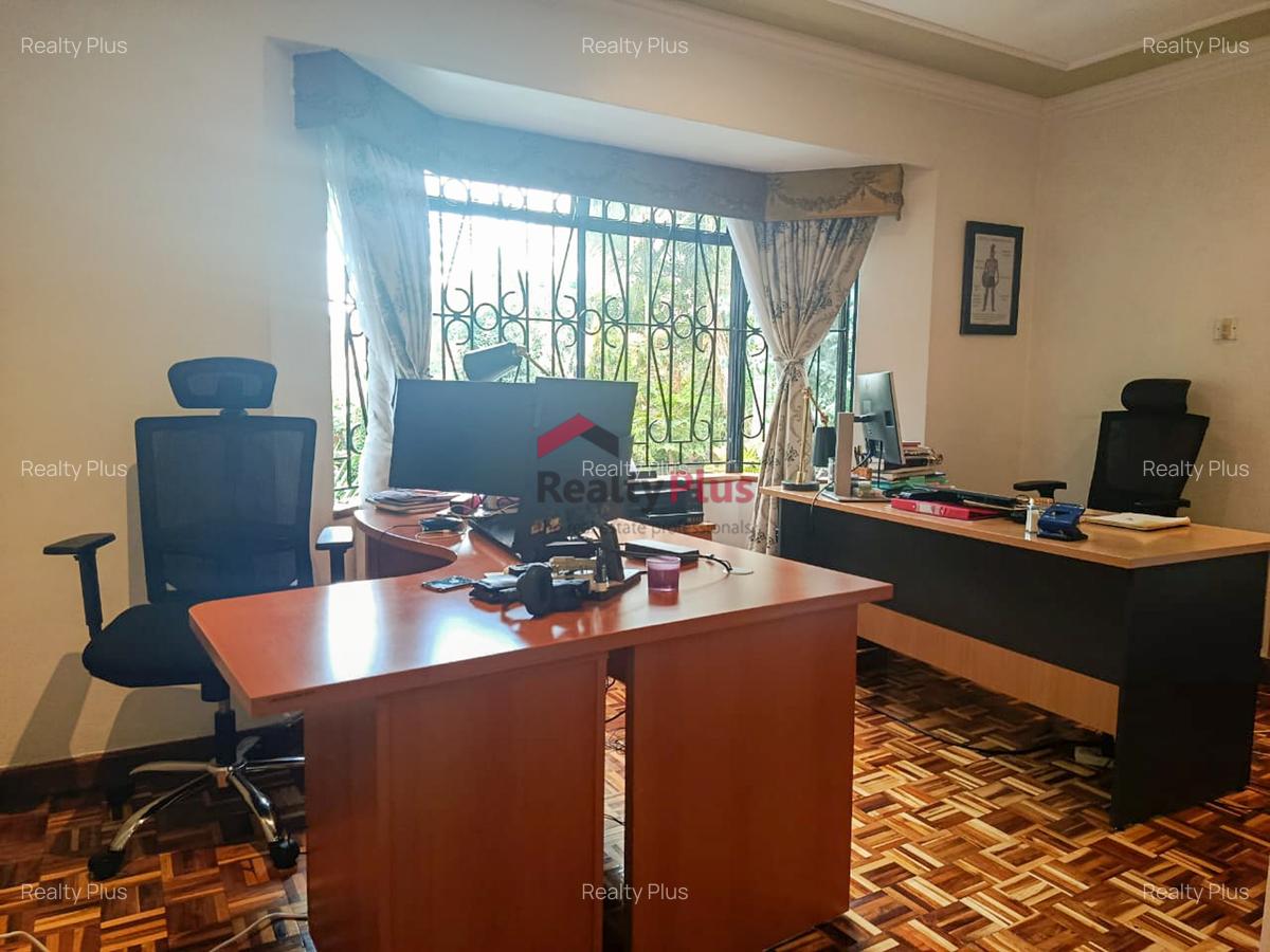 4 Bed House with En Suite in Westlands Area - 14