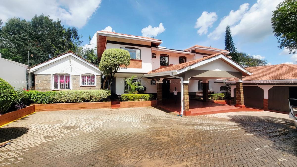 5 Bed House with En Suite in Rosslyn - 1