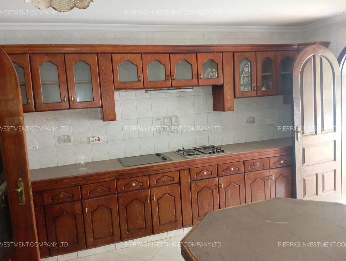 5 Bed Townhouse with En Suite in Riverside - 20