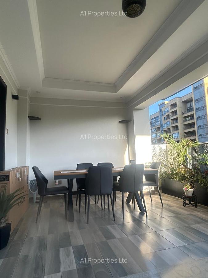 3 Bed Apartment with En Suite in Riverside - 4