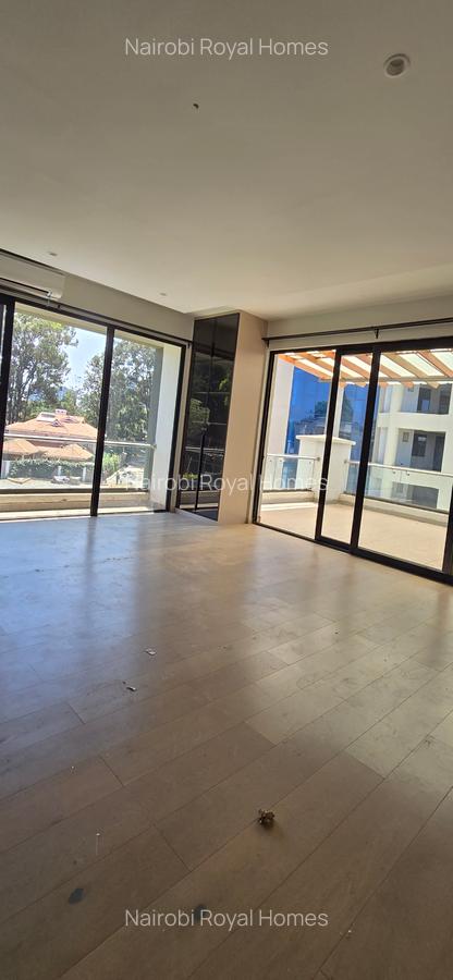 5 Bed Townhouse with En Suite at Lavington Green - 20