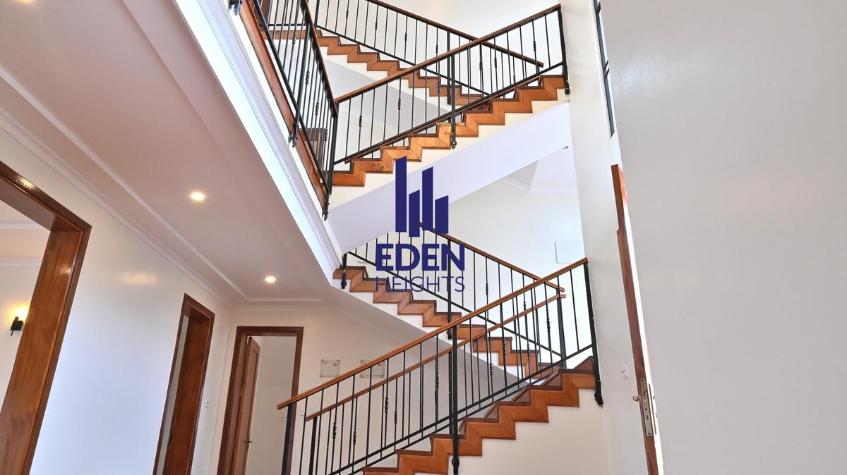 5 Bed Townhouse with En Suite in Loresho - 5