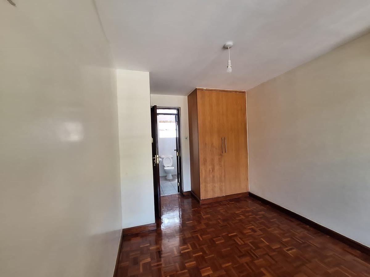 5 Bed Townhouse with En Suite in Lavington - 16