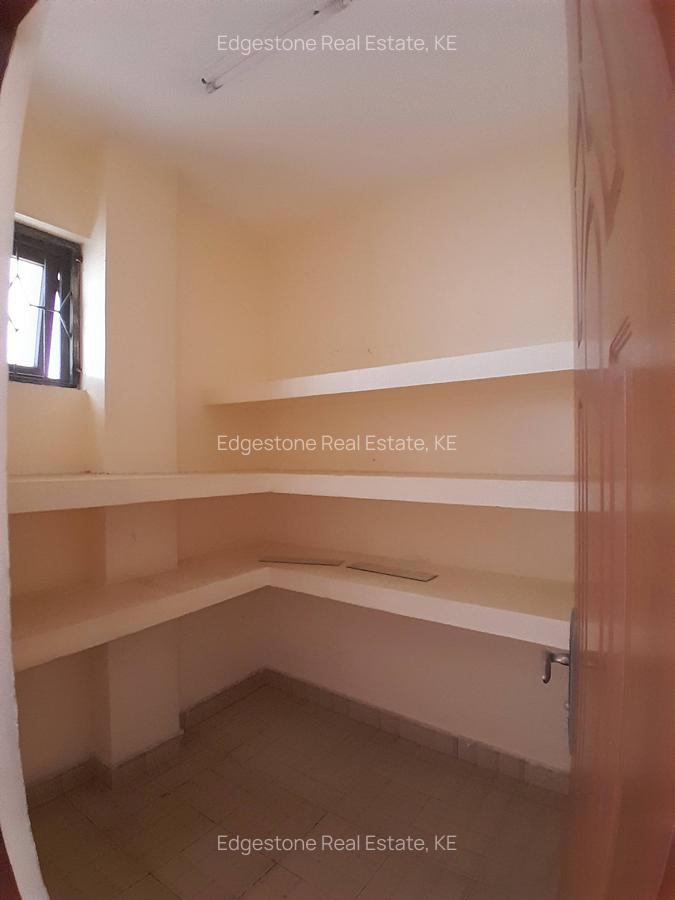 3 Bed Apartment with En Suite in Nyali Area - 2