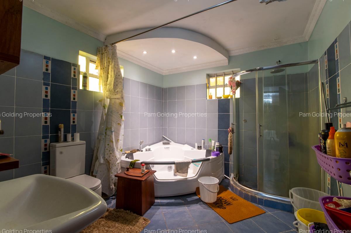 5 Bed House in Syokimau - 16