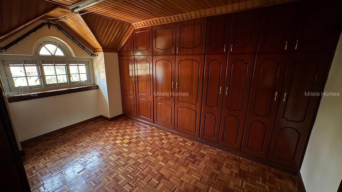 6 Bed Villa with En Suite at Eliud Mathu - 16