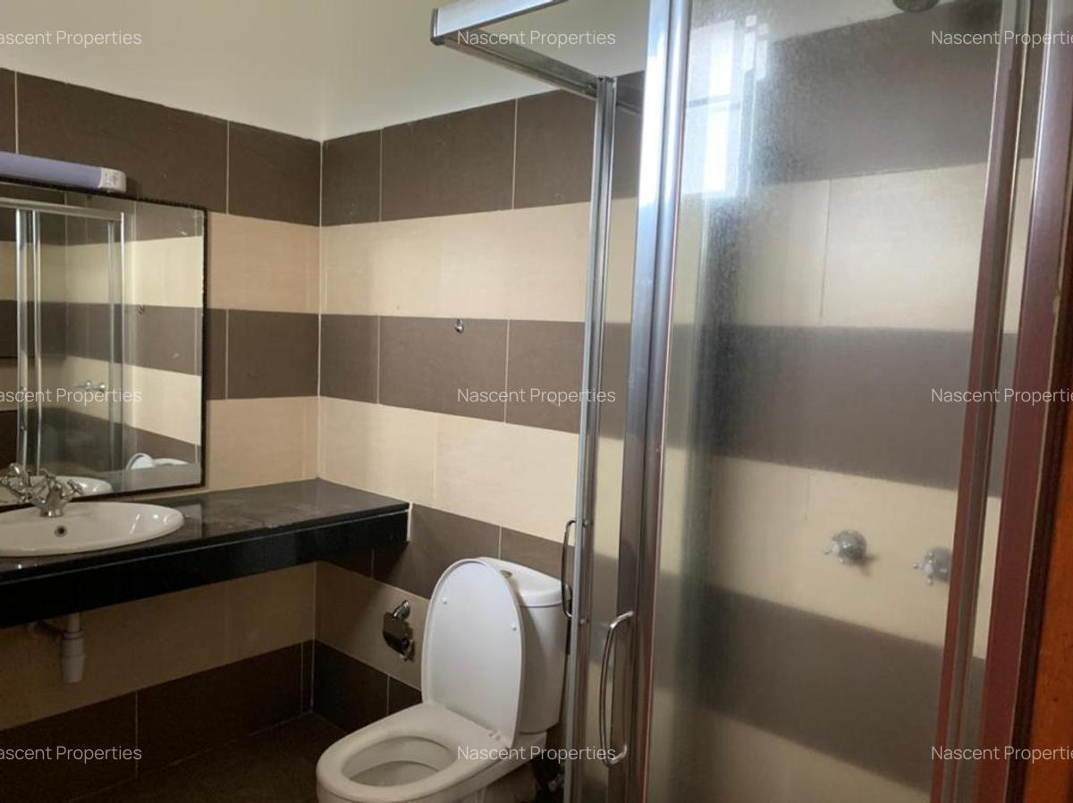 4 Bed Apartment with En Suite at Brookside Dr - 18