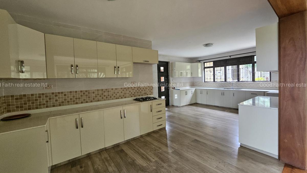 5 Bed Villa with En Suite in Runda - 5