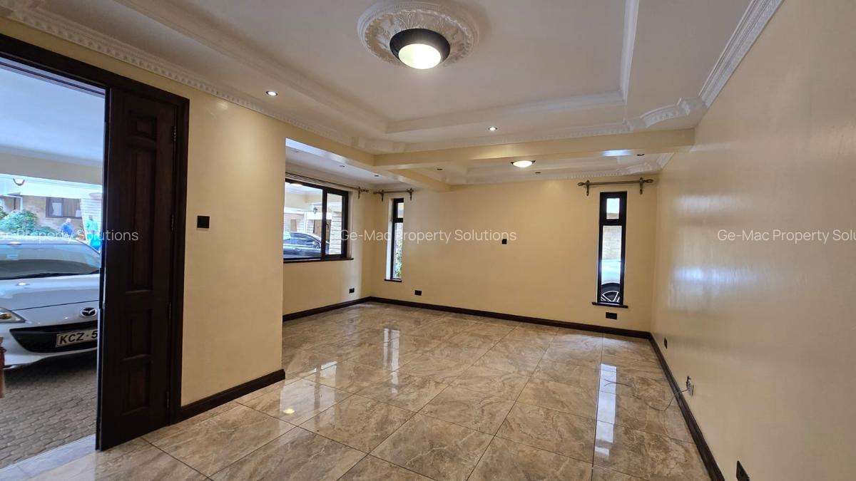 5 Bed House with En Suite in Lavington - 18