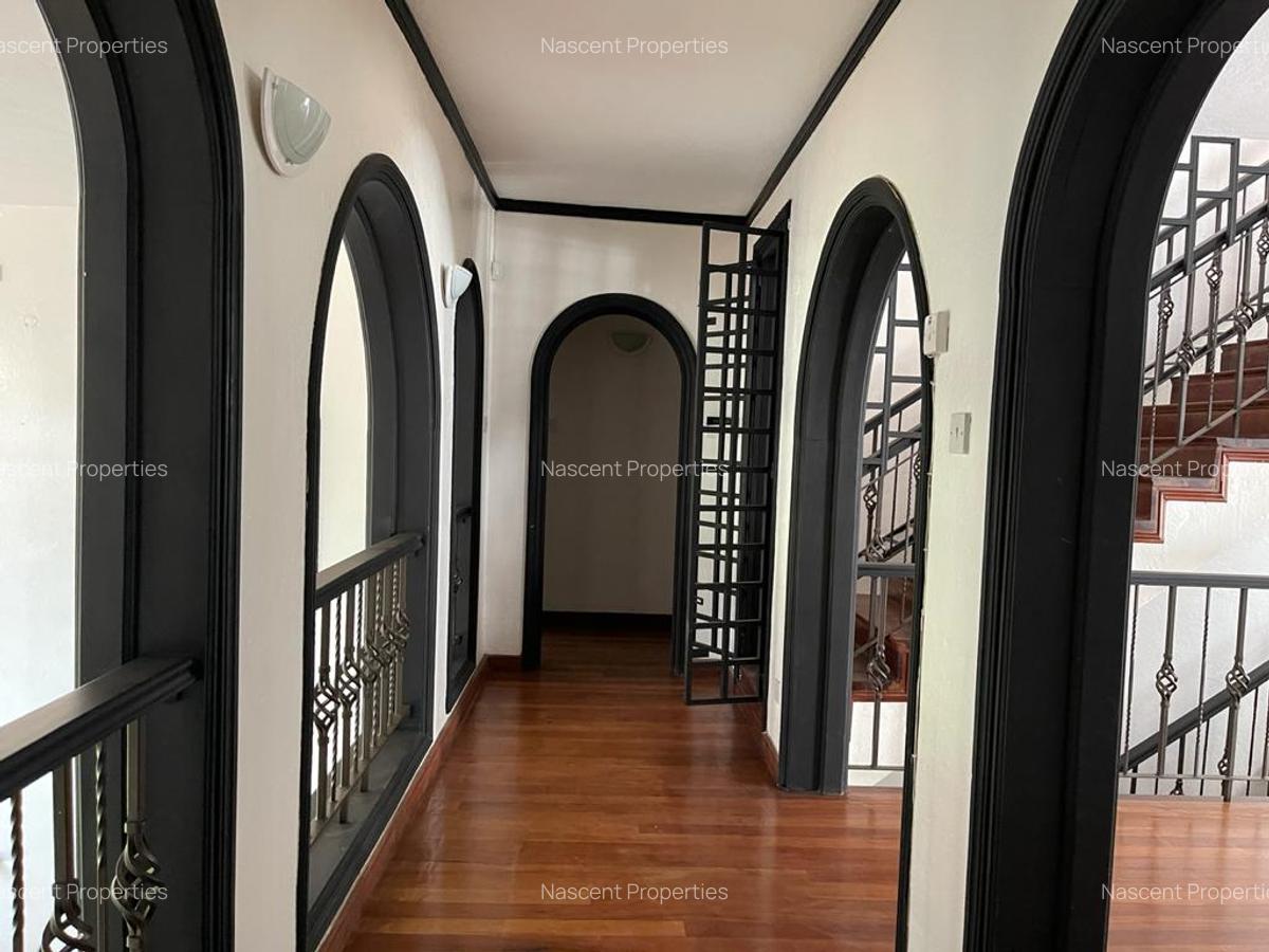 4 Bed Townhouse with En Suite in Riverside - 11