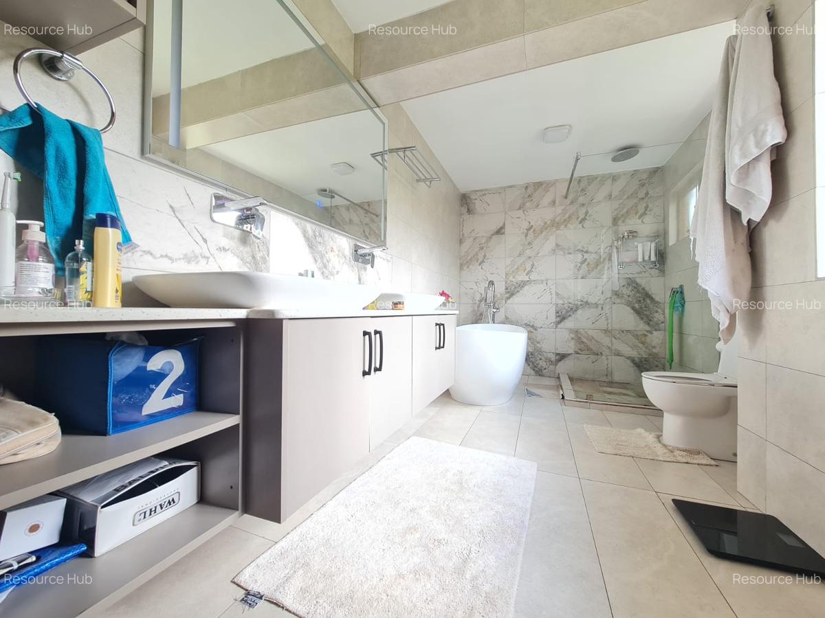 5 Bed House with En Suite at Loresho - 16