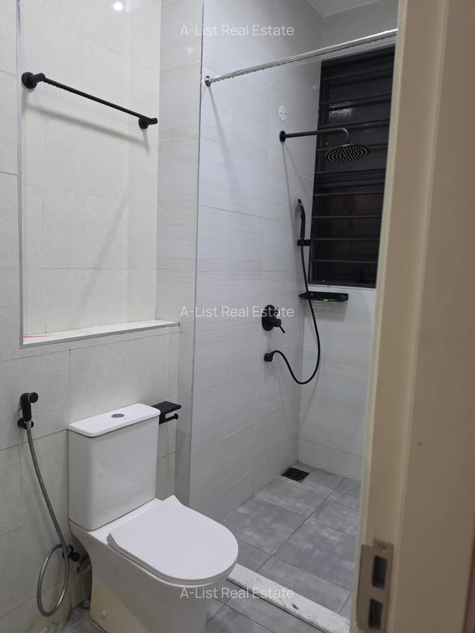 4 Bed Apartment with En Suite at Parklands - 11