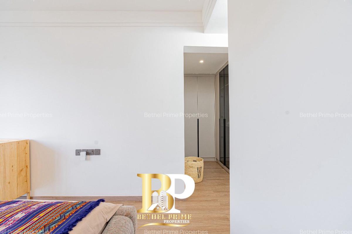 3 Bed Apartment with En Suite in Riverside - 16