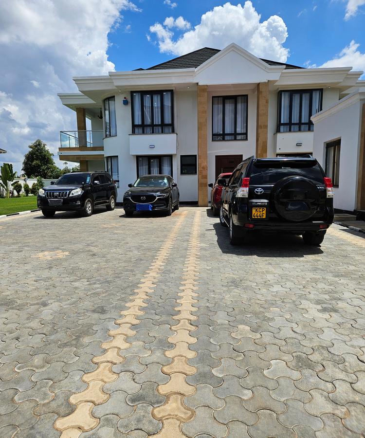 6 Bed Villa with En Suite in Kiambu Road - 3