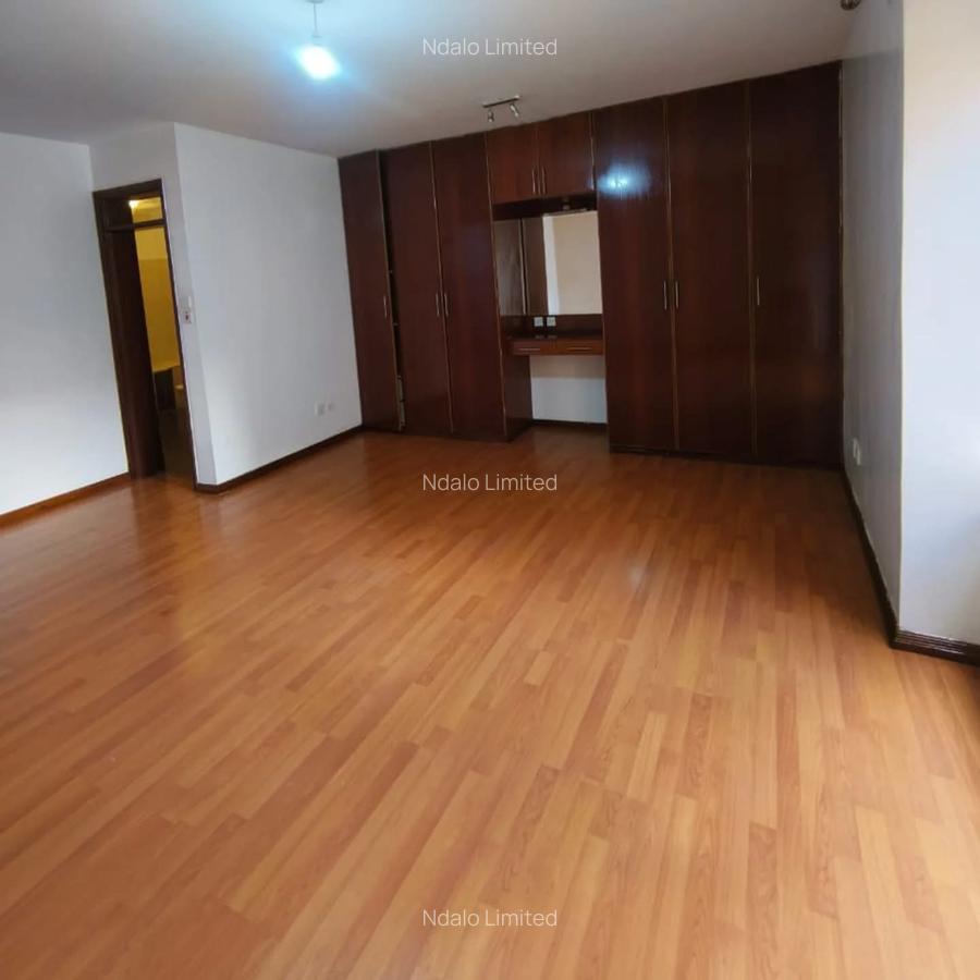 3 Bed Apartment with En Suite at Lavington - 8