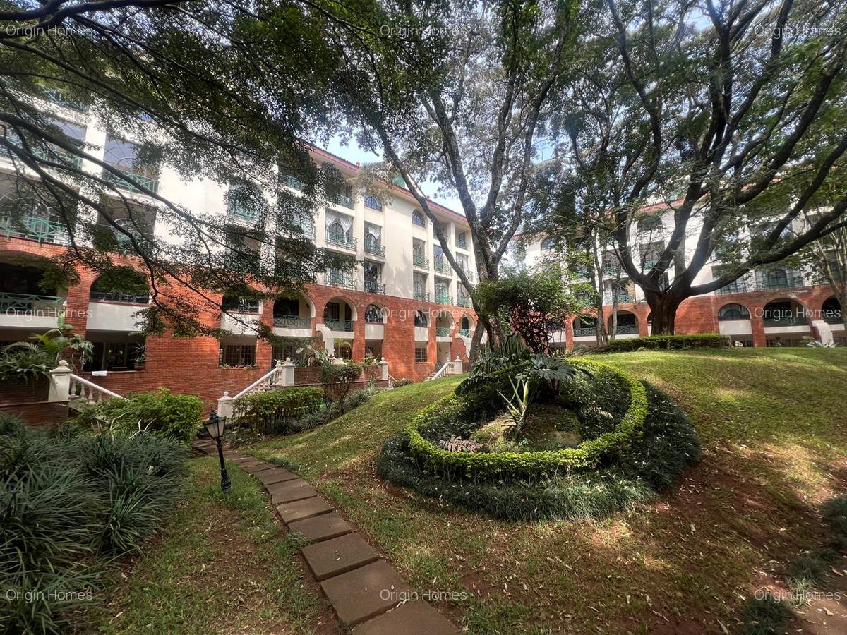 3 Bed Apartment with En Suite at Riverside Drive - 1
