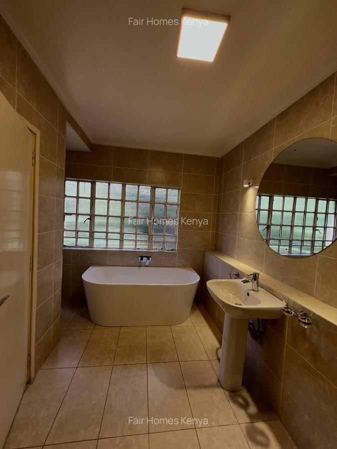 4 Bed Townhouse with En Suite at Lavington Green - 13