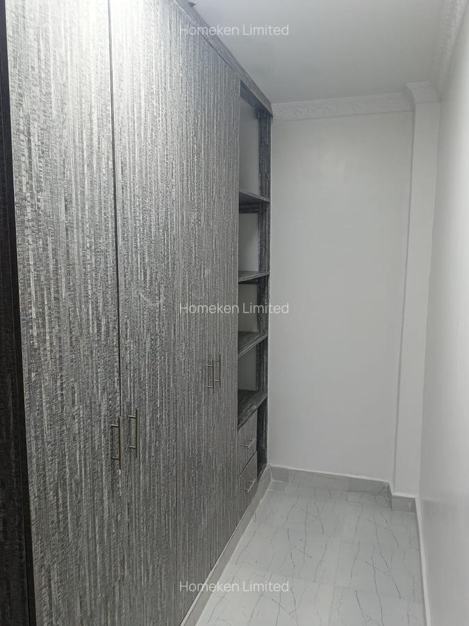 4 Bed House with En Suite at Luxurious 4 Bedrooms Maisonette - 6