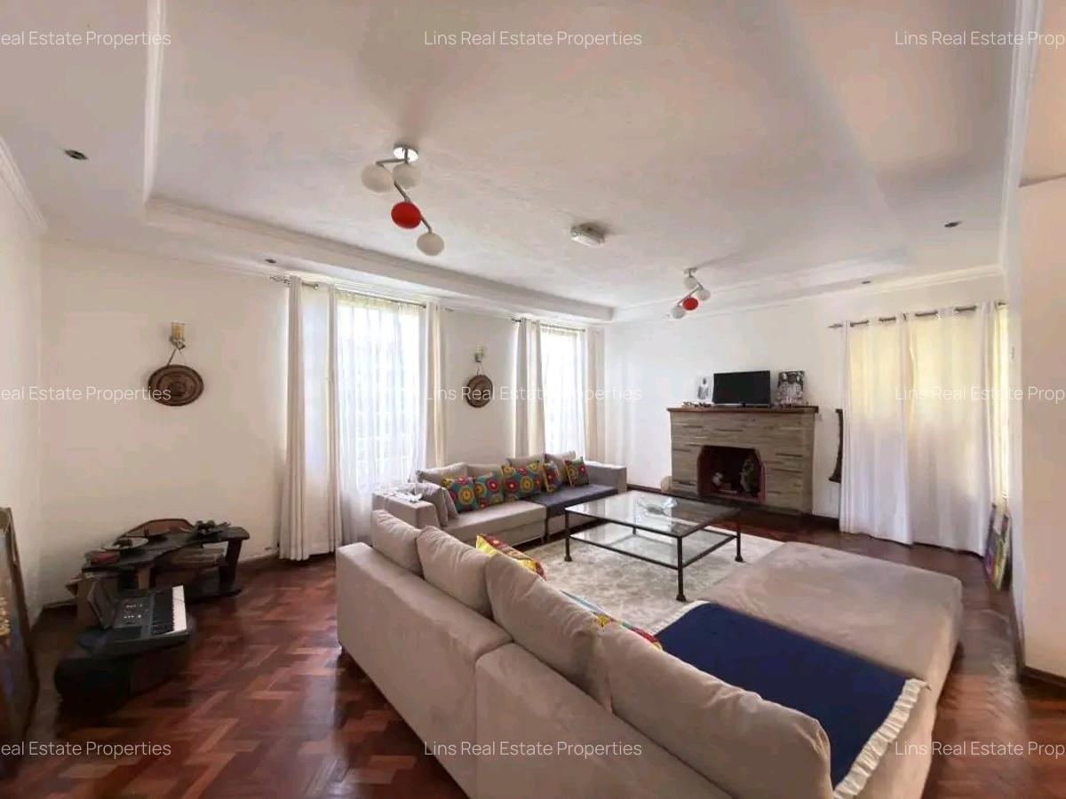 5 Bed House with En Suite in Nyari - 8