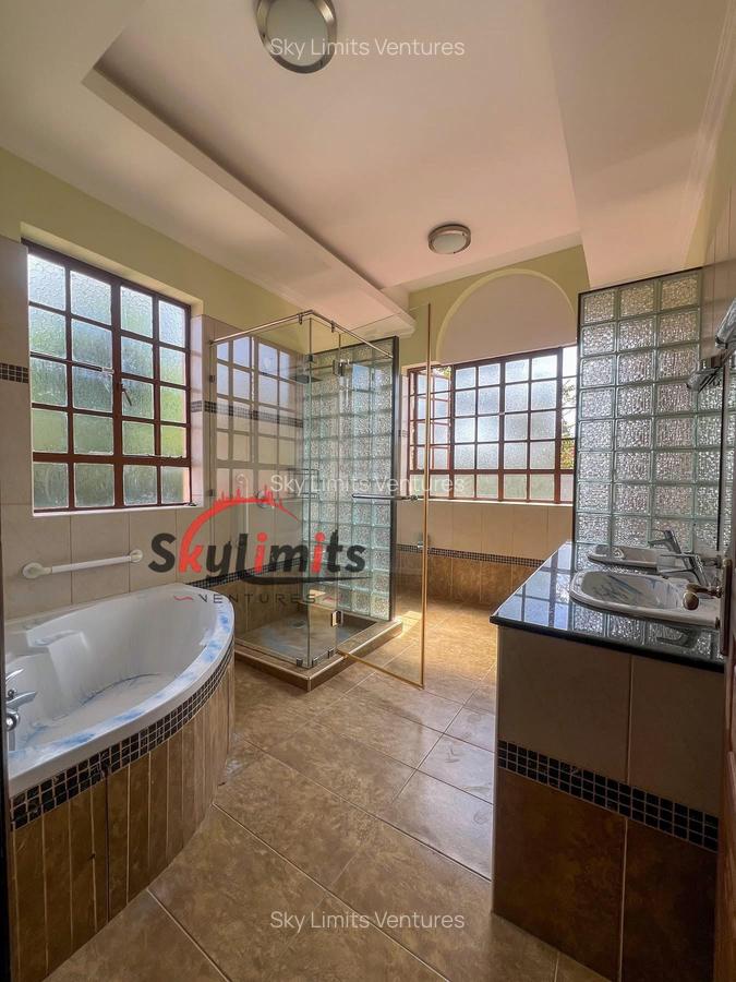 4 Bed Townhouse with En Suite in Rosslyn - 17