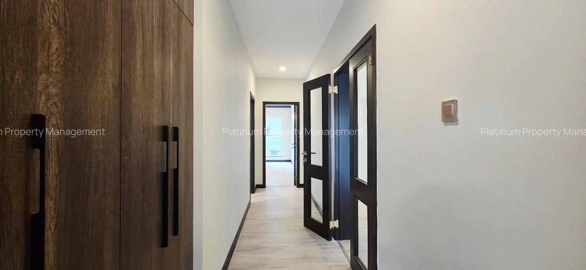 3 Bed Apartment with En Suite at Riverside - 12