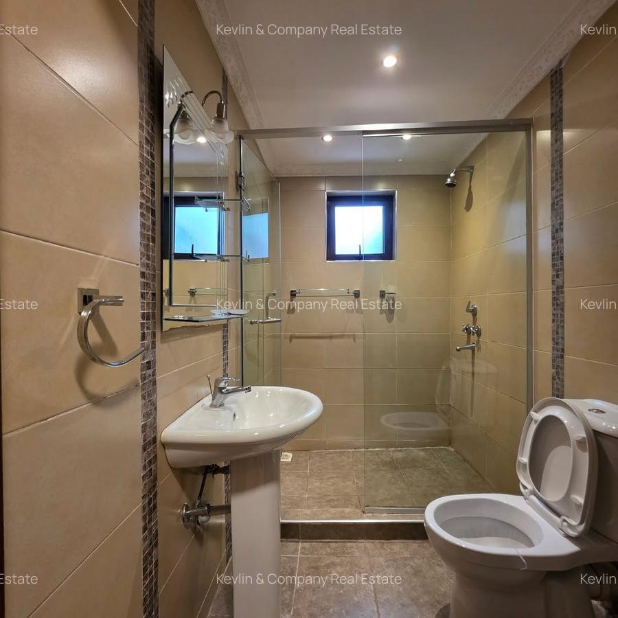 5 Bed Villa with En Suite in Lavington - 6