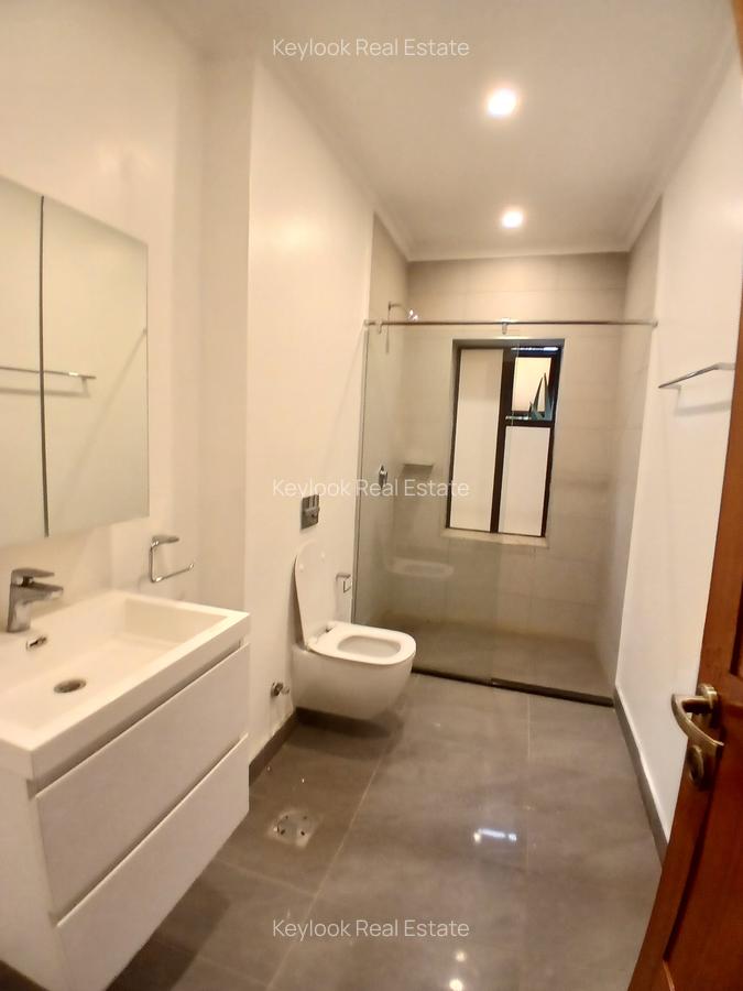 4 Bed Townhouse with En Suite at Lavington - 8