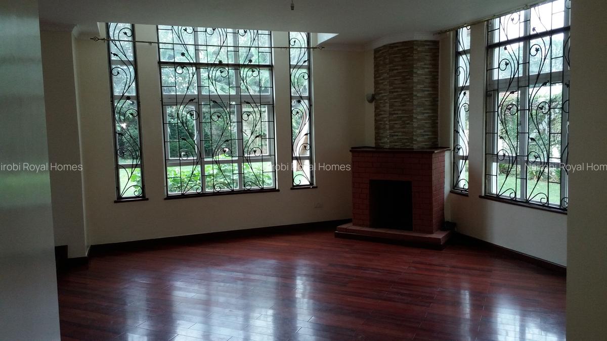 5 Bed Townhouse with En Suite at Lavington Road - 10